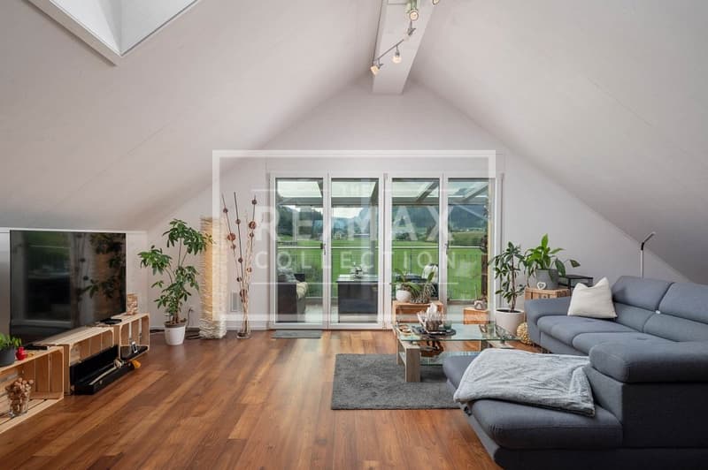 Edle 5.5-Zimmer-Dachwohnung mit 3 Balkonen und atemberaubendem Mythenblick in Einsiedeln zu kaufen! (4)