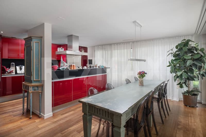 Elegante 5.5-Zimmer-Terrassenwohnung nur wenige Schritte vom Zürichsee entfernt zu kaufen! (9)
