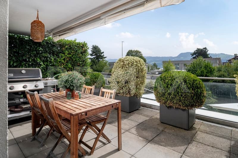 Elegante 5.5-Zimmer-Terrassenwohnung nur wenige Schritte vom Zürichsee entfernt zu kaufen! (11)