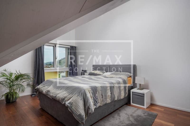Edle 5.5-Zimmer-Dachwohnung mit 3 Balkonen und atemberaubendem Mythenblick in Einsiedeln zu kaufen! (13)