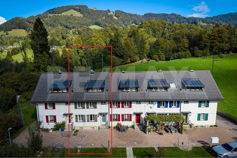 Naturnah wohnen mit Raum für eigene Ideen! 5.5-Zimmer-Reiheneinfamilienhaus in Vorderthal SZ (2)