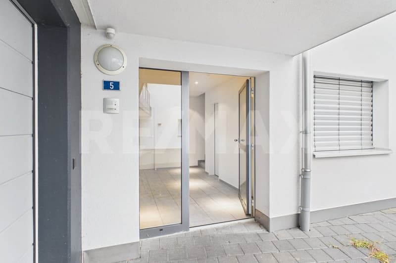 Grosszügige 5.5-Zimmer-Doppelhaushälfte mit Outdoor-Küche in Reichenburg SZ zu mieten! (6)