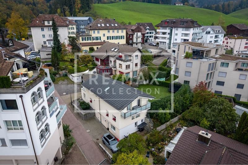 Gelegenheit! Freistehendes 5.5-Zimmer Einfamilienhaus mit grossem Garten in Schindellegi zu kaufen! (2)