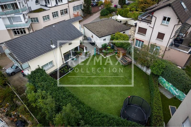 Gelegenheit! Freistehendes 5.5-Zimmer Einfamilienhaus mit grossem Garten in Schindellegi zu kaufen! (3)