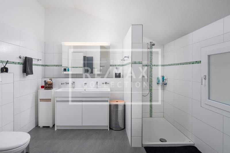 Gelegenheit! Freistehendes 5.5-Zimmer Einfamilienhaus mit grossem Garten in Schindellegi zu kaufen! (11)