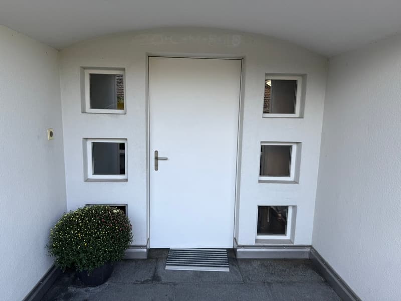 Spacieuse maison unifamiliale de 8 pièces dans un quartier calme à Edlibach/Menzingen (11)