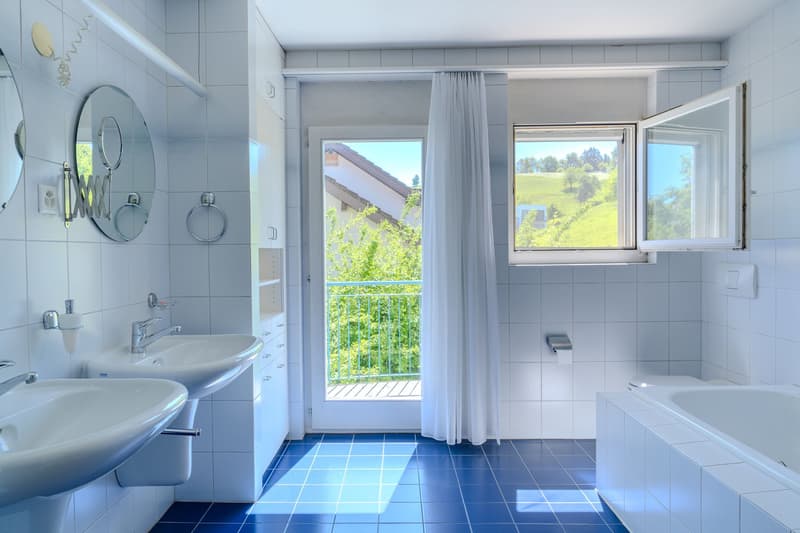 Spacieuse maison unifamiliale de 8 pièces dans un quartier calme à Edlibach/Menzingen (21)