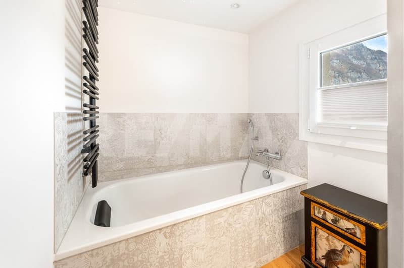 Well-maintained residential house with spacious terrace (12)