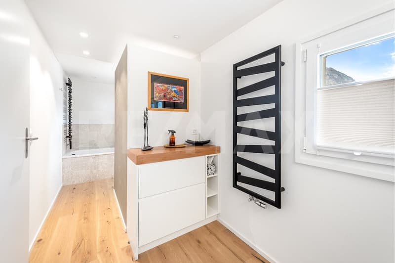 Well-maintained residential house with spacious terrace (11)