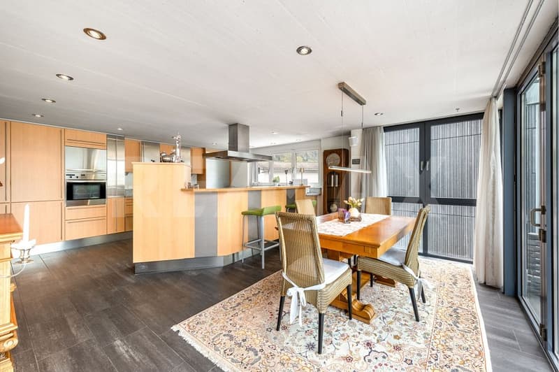 Well-maintained residential house with spacious terrace (5)