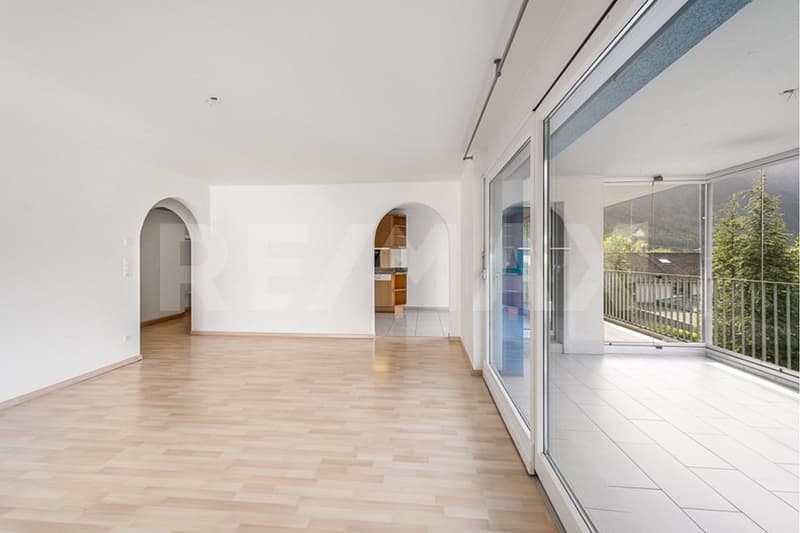 Appartement lumineux 4½-pièces avec jardin d'hiver et balcon (2)