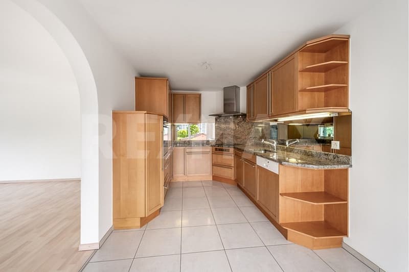 Appartement lumineux 4½-pièces avec jardin d'hiver et balcon (4)