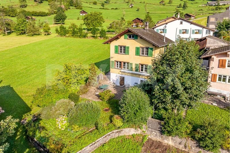 5½-Zimmer-Einfamilienhaus an schöner Lage (1)