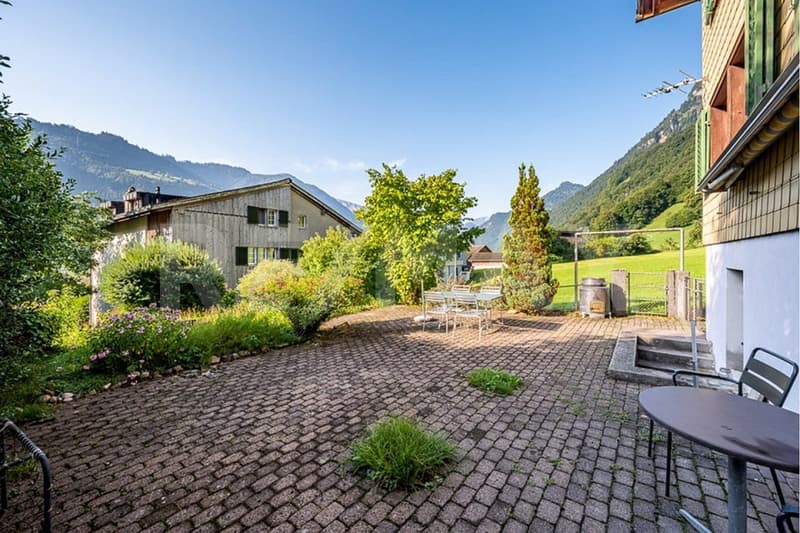5½-Zimmer-Einfamilienhaus an schöner Lage (3)