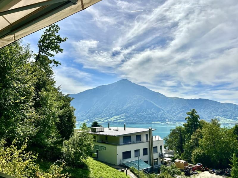 Elegance: Exklusive möblierte 3,5-Zimmer-Wohnung mit Rigi und Seeblick (4)
