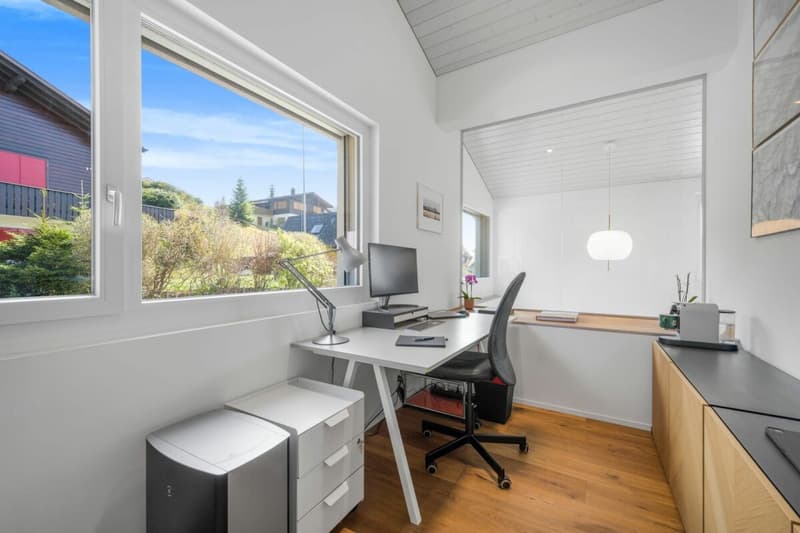 Neuwertiges Einfamilenhaus mit Voralpen-Panorama, 30 Min. nach Zug (16)