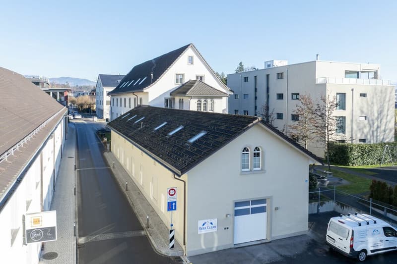 Propriété commerciale avec habitation moderne dans un style loft (6)