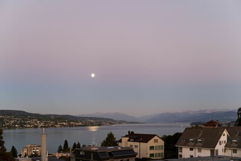5.5 Zimmer Maisonette-Wohnung mit Traumaussicht, Aussenpool und Tennisplatz (2)