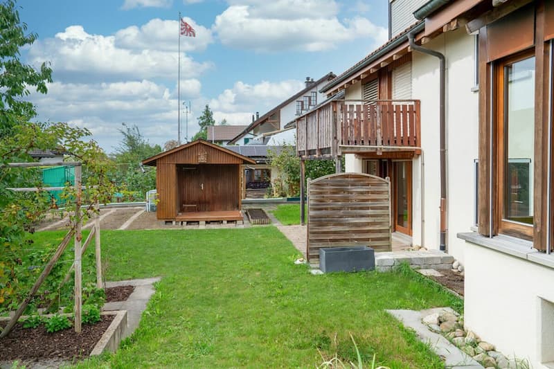 Garten mit Gartenhaus