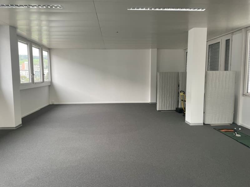 Zwischennutzung in voll ausgebauten Ausstellungs-/Büroräumlichkeiten in Zug (7)