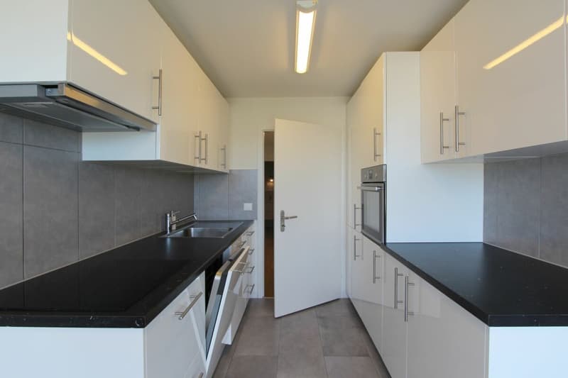 Ruhig wohnen, zentral verbunden - Charmante 3.5-Zimmer-Wohnung am Zugerberg (7)
