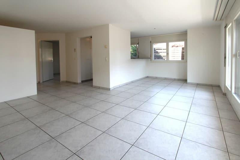 ZENTRAL & SEENAH: Attraktive 3.5 Zimmer-Wohnung mit Balkon und Sitzplatz (3)
