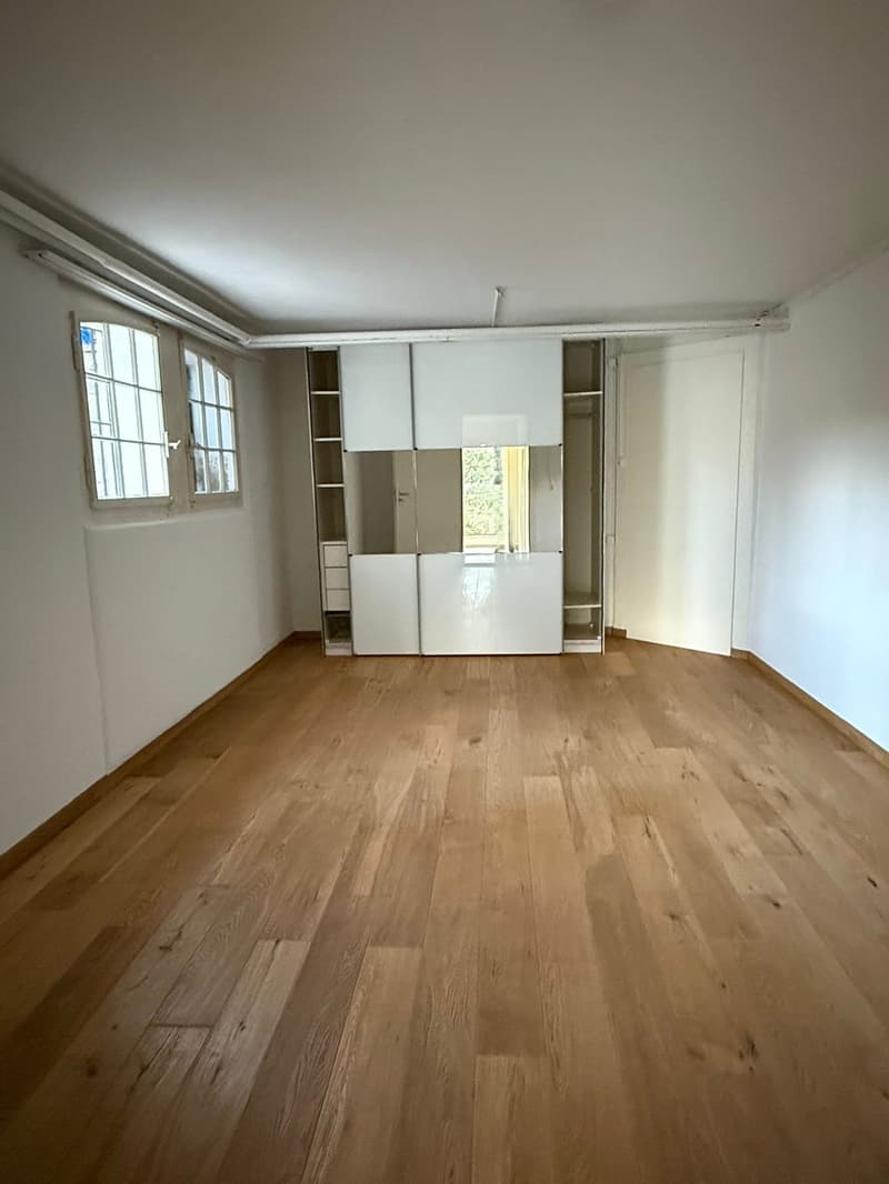 2.5-Zimmer-Gartenwohnung mit Seesicht und grosser Terrasse (7)