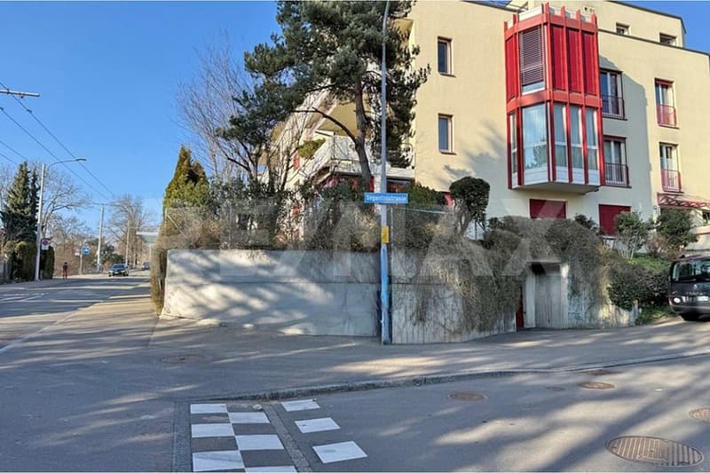 1 posto auto in parcheggio sotterraneo a Zürich-Höngg (2)