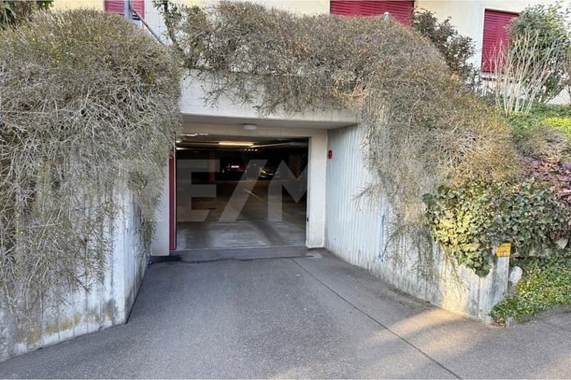 1 posto auto in parcheggio sotterraneo a Zürich-Höngg (5)