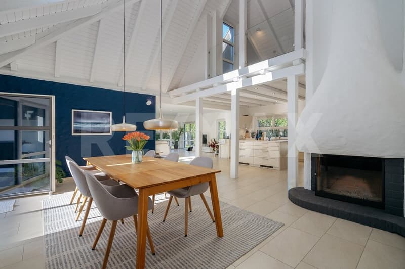 Luce, spazio, generosità: casa a famiglia caratteristica con esigenze moderne (4)