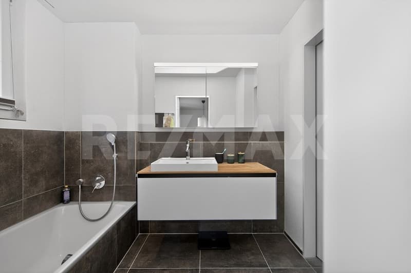 Sunny living on the Bünzaue: 4.5-room apartment with large terrace (9)