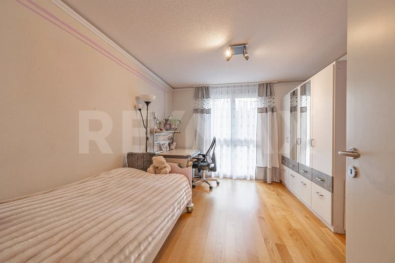 Well-maintained, modern 4.5-room ground-floor apartment with seating area (9)