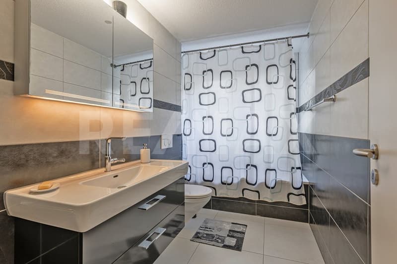 Well-maintained, modern 4.5-room ground-floor apartment with seating area (7)