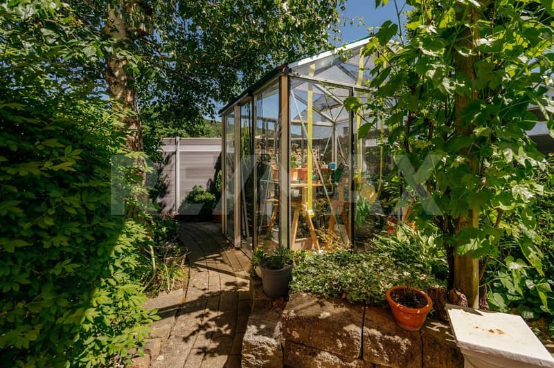 Da steckt viel Leben drin: Eckhaus mit Sonnengarten (3)