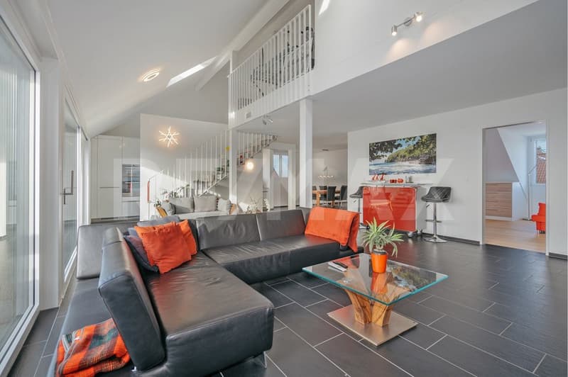 Exklusive 4.5-Zimmer-Maisonette mit Galerie, Bilderbuch-Aussicht und Nähe zu Zürich (4)
