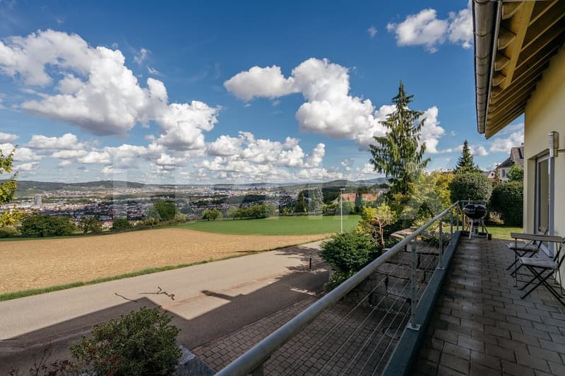 Wo Licht und Panorama Räume prägen: Einfamilienhaus am Heitersberg (7)