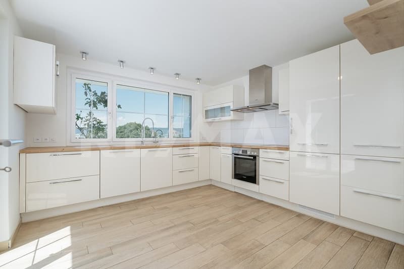 Living with a view Detached single-family house in a privileged location in Urdorf (6)