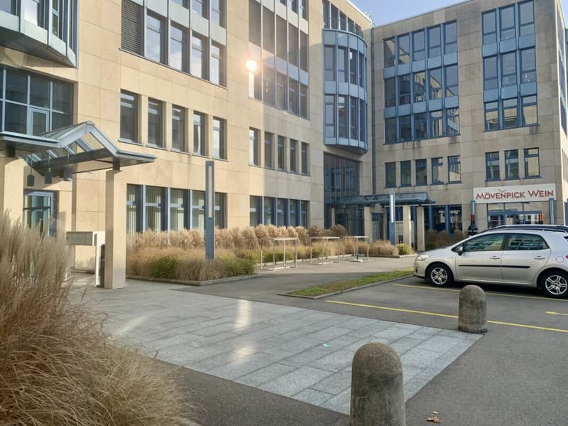 358 m2 flexible Bürofläche im Erdgeschoss in Rotkreuz (1)