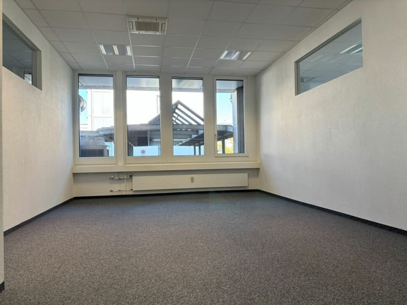 600 m² Büro, Showroom & Lager mit Laderampe - direkt an der Autobahn Rotkreuz, teilbar (19)