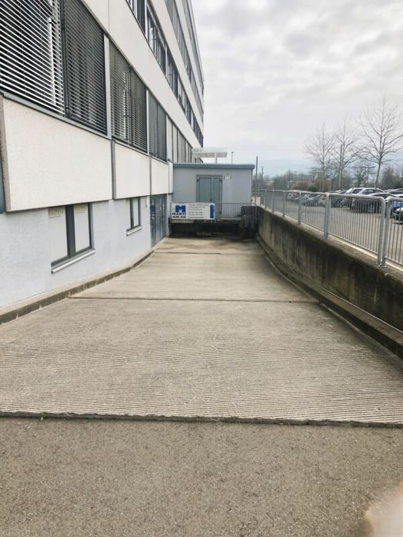 104 m² Lagerraum im 1. UG mit Anlieferungsrampe und Warenlift - Steinhausen (5)