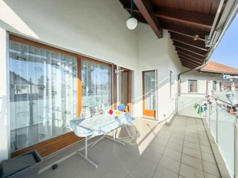 Balkon von Wohnzimmer aus mit Zugang zum Schlafzimmer