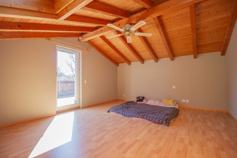 Zimmer 1 OG mit Zugang zur eigenen Terrasse
