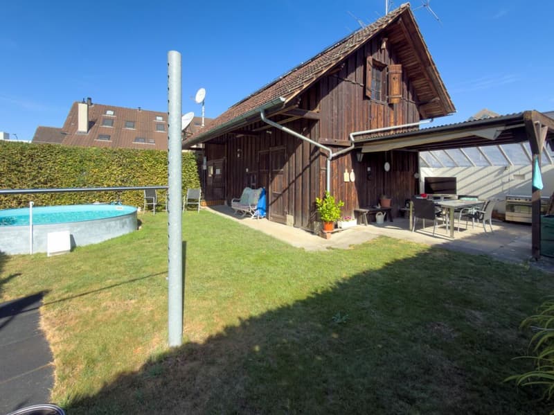 Schopf mit Garten und Sitzplatz