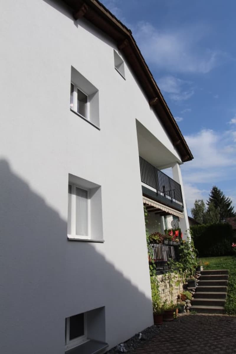 Zu vermieten 4.5 Zi.-Wohnung mit Balkon (2)