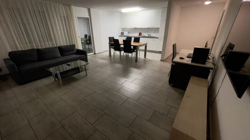 To rent: Furnished, ground floor 2.5 rooms with private washing room, wheelchair accessible (17)