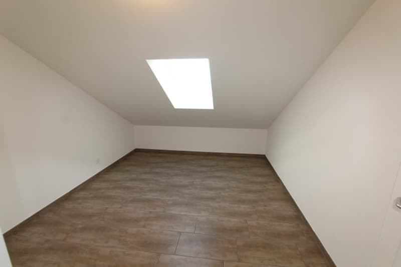 Appartement 3.5 pièces avec balcon et tour de buanderie privée (9)
