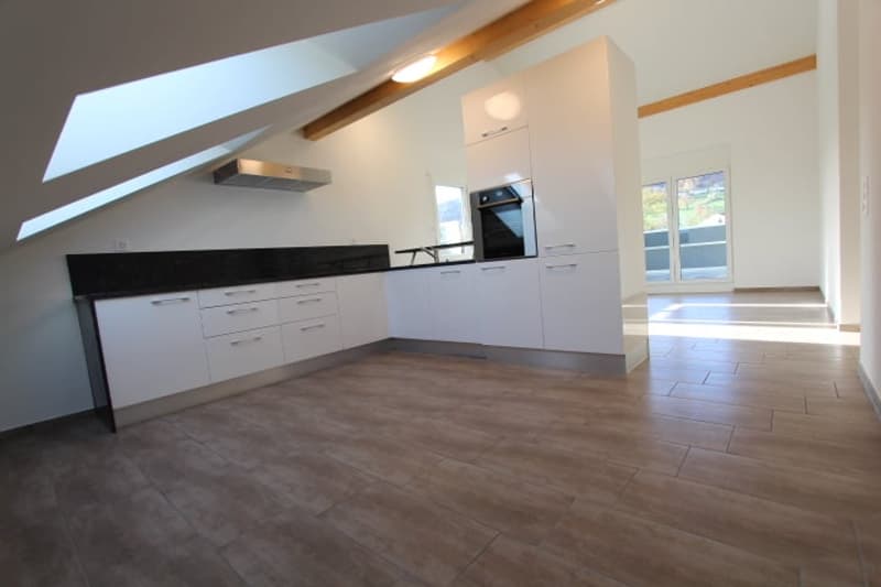Appartement 3.5 pièces avec balcon et tour de buanderie privée (7)