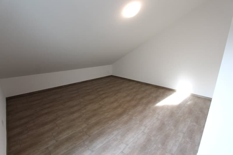 Appartement 3.5 pièces avec balcon et tour de buanderie privée (10)