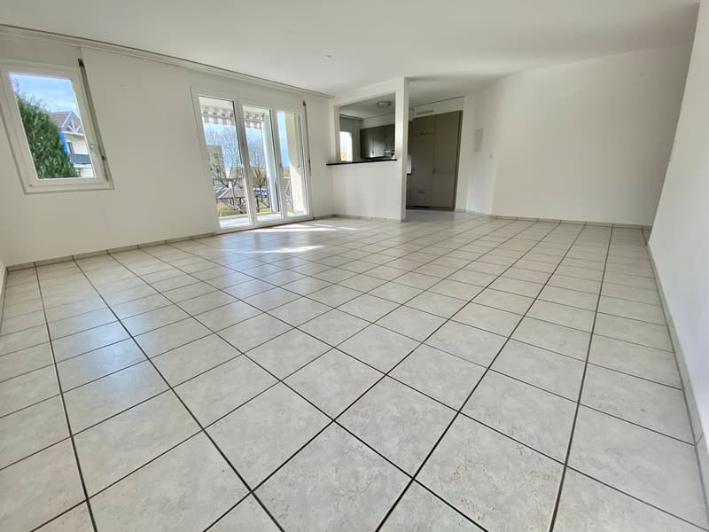 Zu vermieten per 01.05.2025 nach Vereinbarung 4.5 Zi-Wohnung mit Balkon (4)