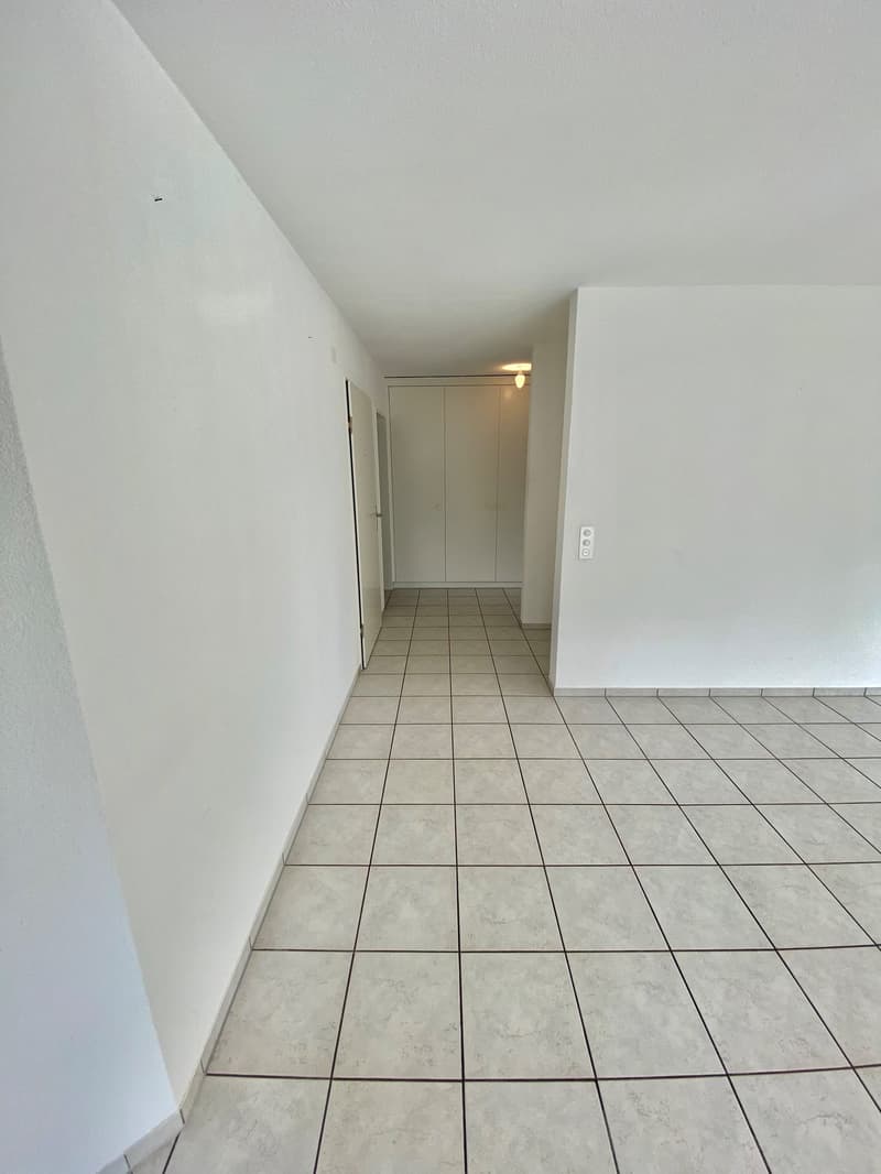 Zu vermieten per 01.05.2025 nach Vereinbarung 4.5 Zi-Wohnung mit Balkon (5)